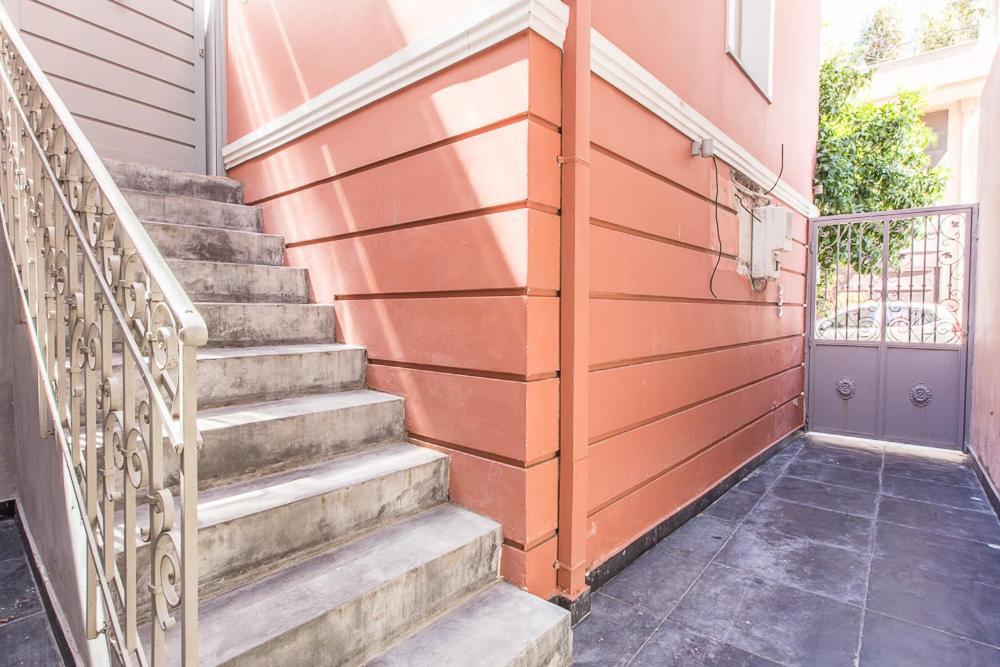 Pink Mango Hostel